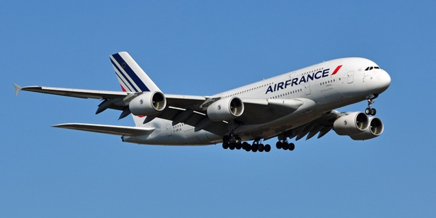 Air France Beyrut'a uçuşları askıya aldı