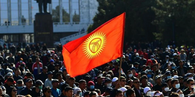 Ajanslar son dakika kodu ile geçiyor! Kırgızistan'da darbe girişimi