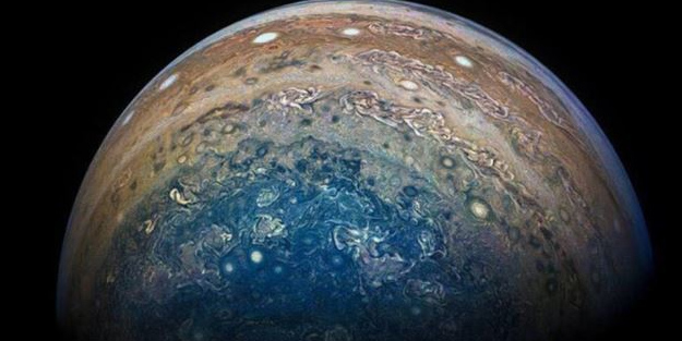 Ajanslar son dakika olarak duyurdu: Jüpiter'de çekilen görüntü, gizemli yeşil küre! Bu İddia ortalığı karıştırır