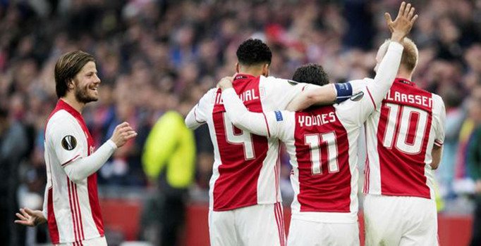 Ajax, sahasında Lyon'u 4 - 1 yendi