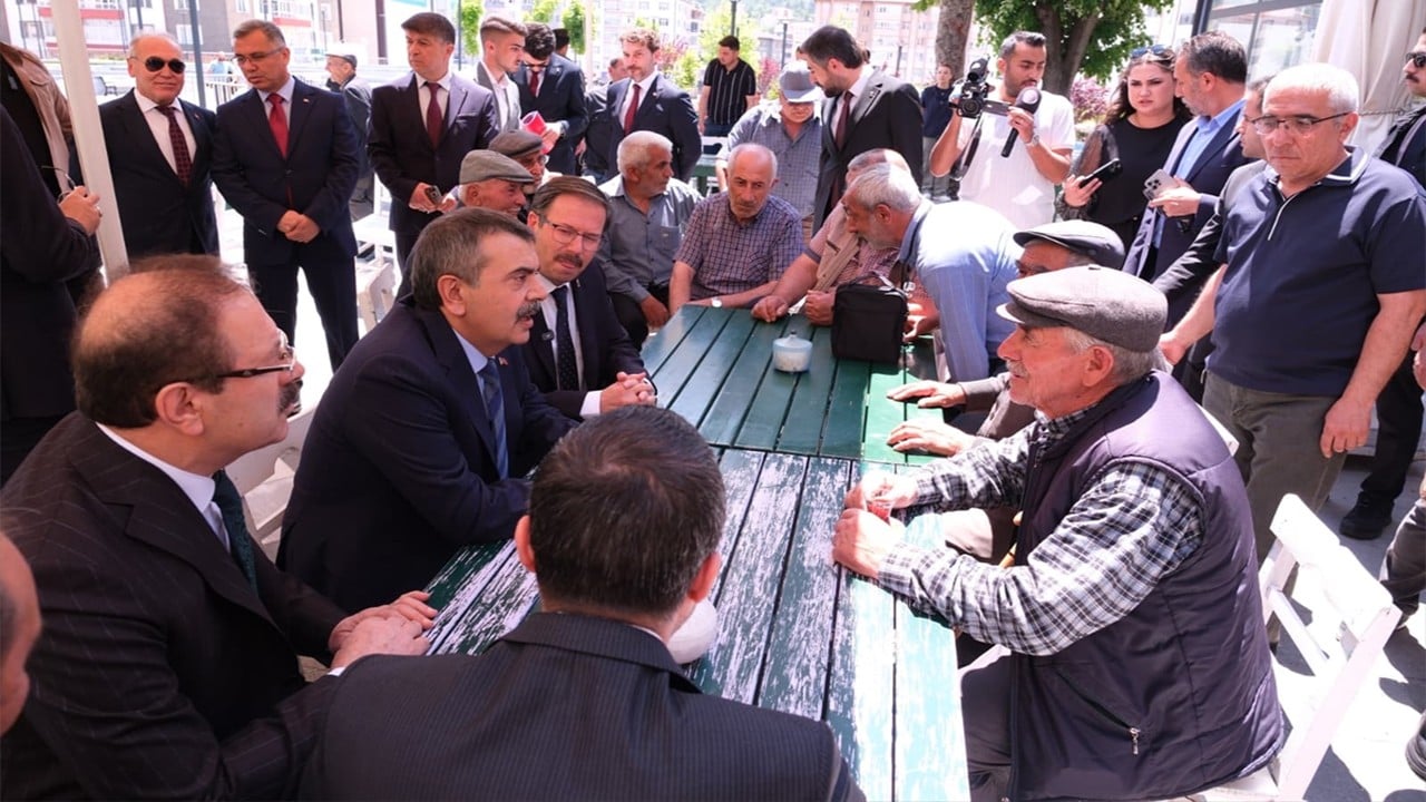 AK Parti 79 yılda yapılanları katladı Eğitimde 24 yılda nereden nereye