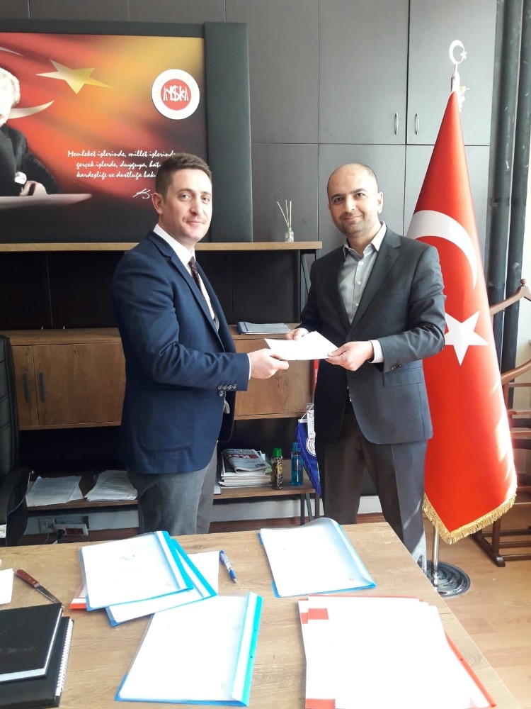 AK Parti adayların listesini seçim kuruluna teslim etti 