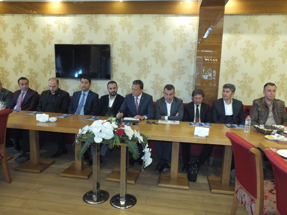 AK Parti Akçadağ Adayı Kırteke, basın ile buluştu 