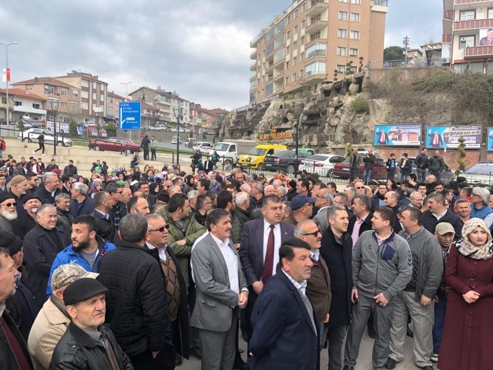 AK Parti Alaplı’da 3 bin kişiyle gövde gösterisi yaptı 