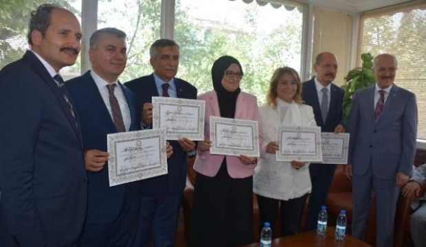 AK Parti Balıkesir milletvekilleri mazbatalarını aldı