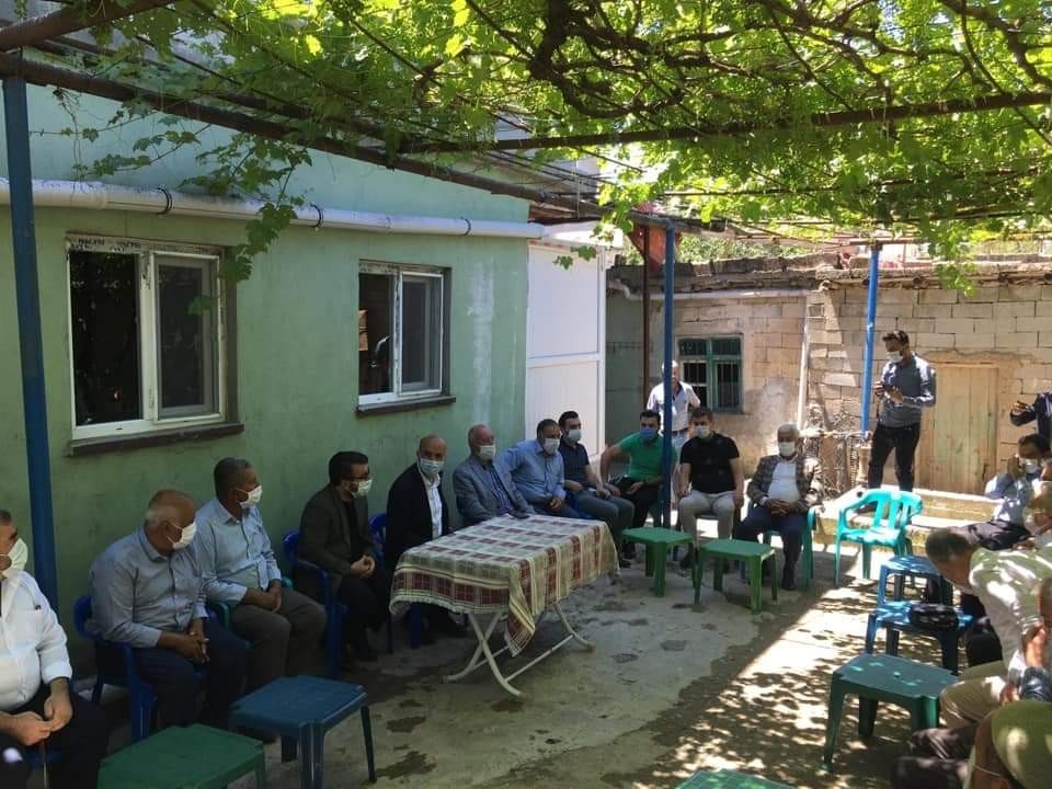 AK Parti Batman İl Başkanı Gür, çiftçilerin sorunlarını dinledi 