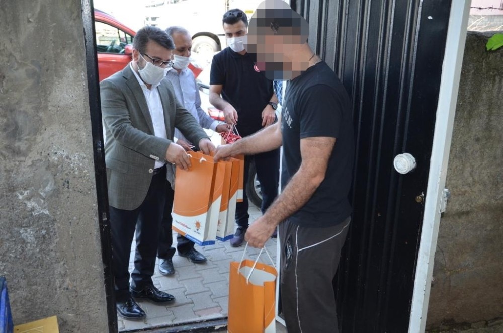 AK Parti Batman İl Başkanlığı dar gelirli ailelere gıda yardımında bulundu 
