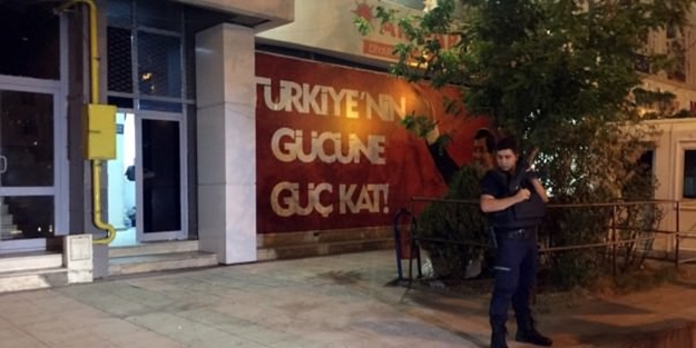 AK Parti binasına bombalı saldırı