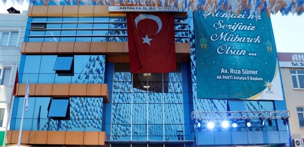 AK Parti binasında bomba ihbarı!