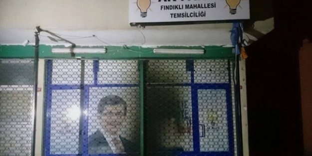 AK Parti Bürosu'na saldırı