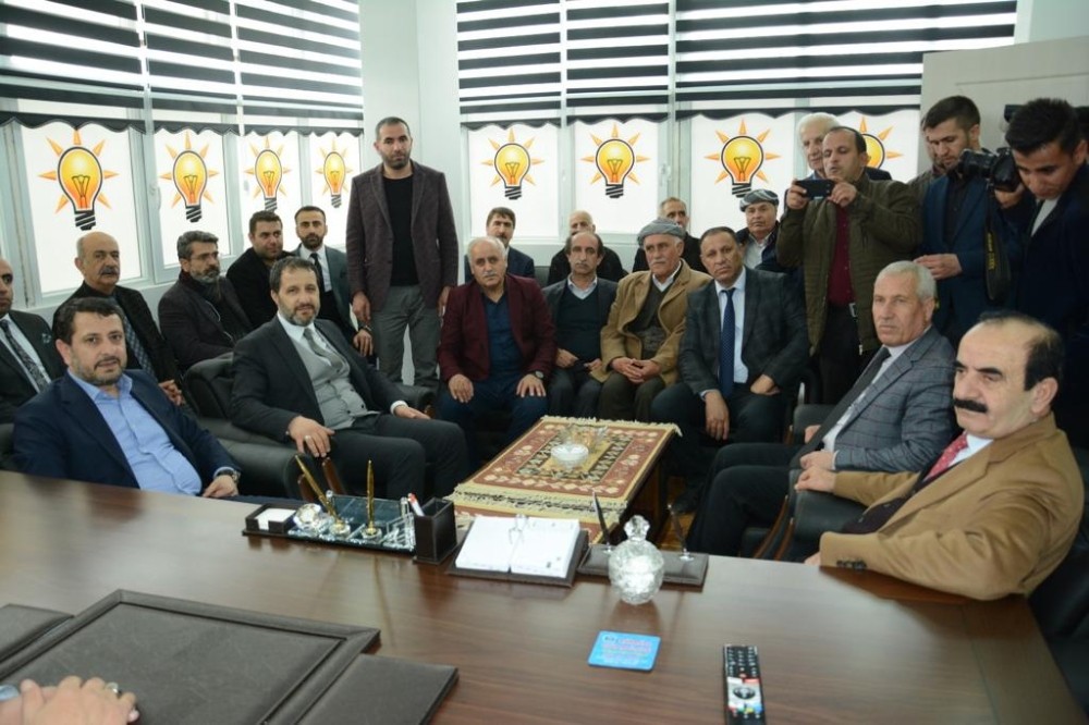 AK Parti Derecik İlçe Başkanlığı yeni yerine taşındı 