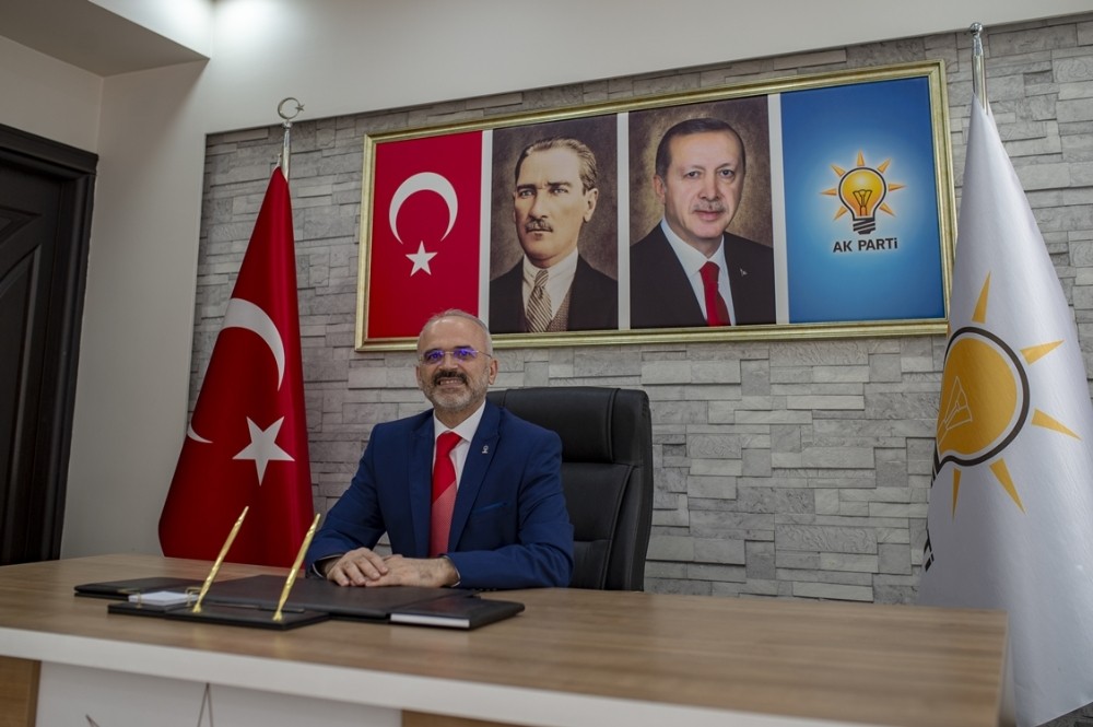 AK Parti Efeler’de görev dağılımı yapıldı 