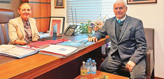 AK Parti Erzurum Milletvekili Fatma Öncü’den Akit’e flaş açıklamalar: Bir hırsızın peşinde tef çalarsan millet sana mührünü teslim etmez