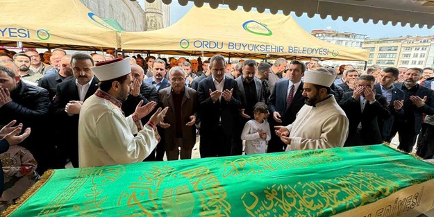 AK Parti eski İlçe Başkanı, son yolculuğuna uğurlandı