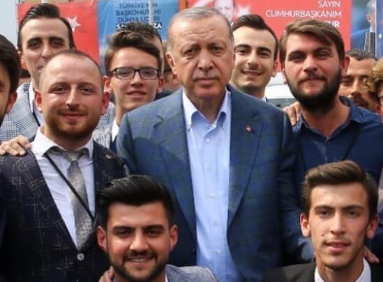 AK Parti Gençlik Kolları Başkanı Koç’tan, Milli Dayanışma kampanyasına 30 bin liralık destek 