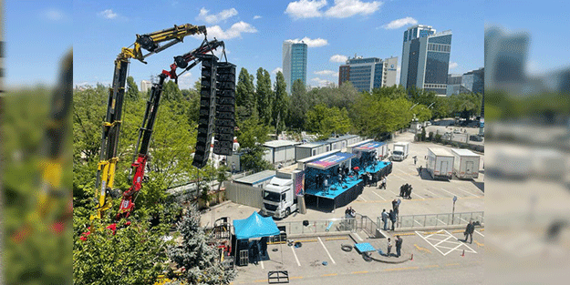 AK Parti Genel Merkezi balkon konuşması için hazır hale getirildi