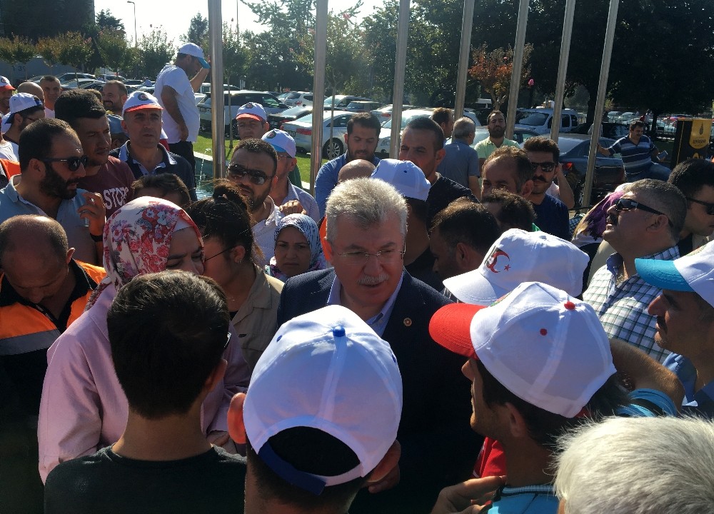 AK Parti Grup Başkanvekili Akbaşoğlu, İBB önündeki eyleme destek verdi 