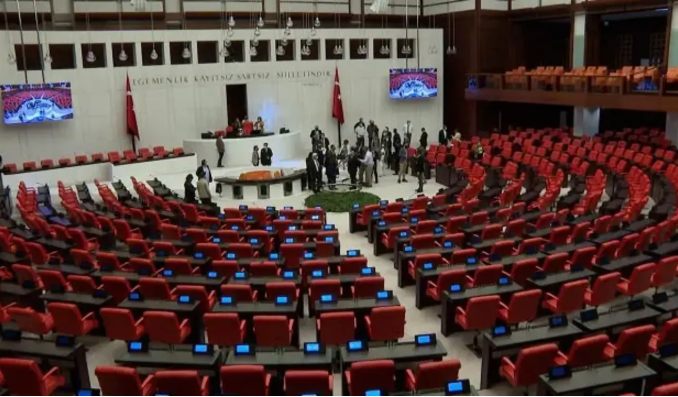 AK Parti harekete geçti! Nafakadan çalışma hayatına kadar yeni düzenlemeler yolda
