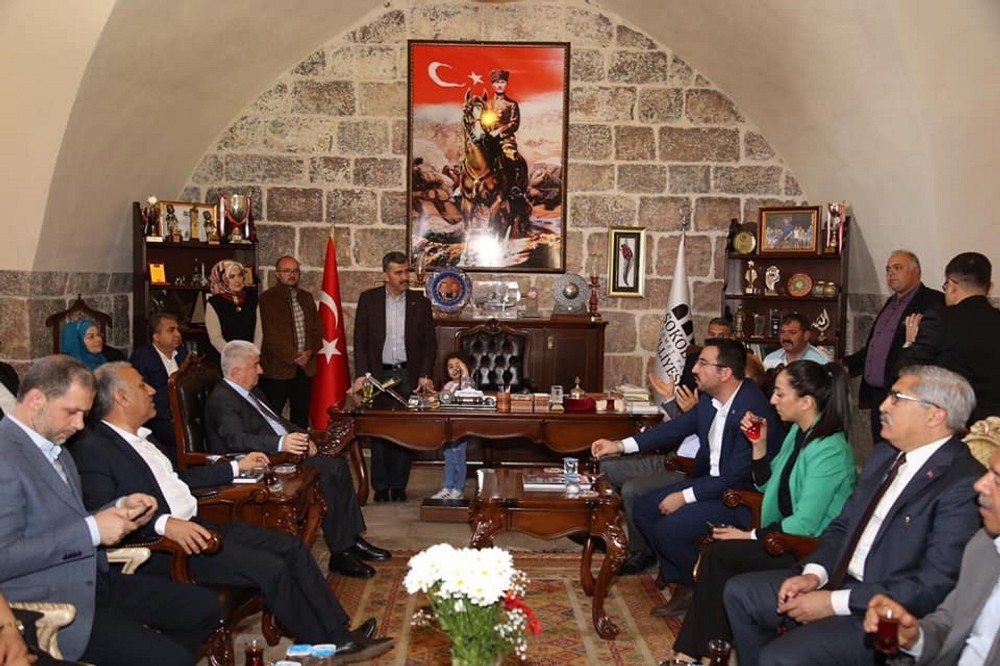 AK Parti Hatay Milletvekillerinden Payas külliyesine çıkarma 