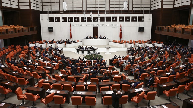 AK Parti içtüzük için ilk adımı attı