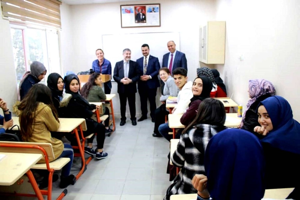 AK Parti İl Başkanı Bahattin Yıldız seçim çalışmalarını sürdürüyor 