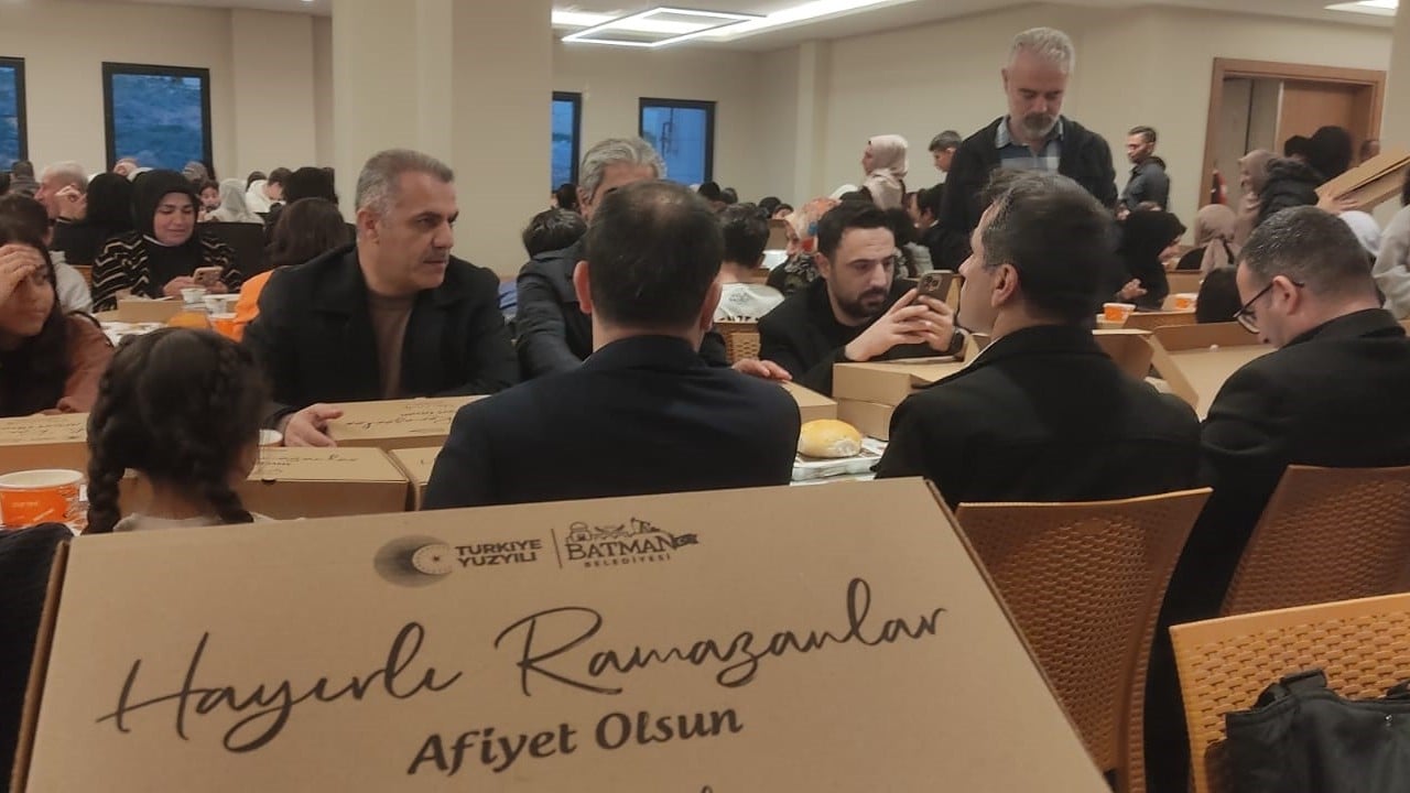 AK Parti İl Başkanı Şansi, yetimlerle iftarda buluştu