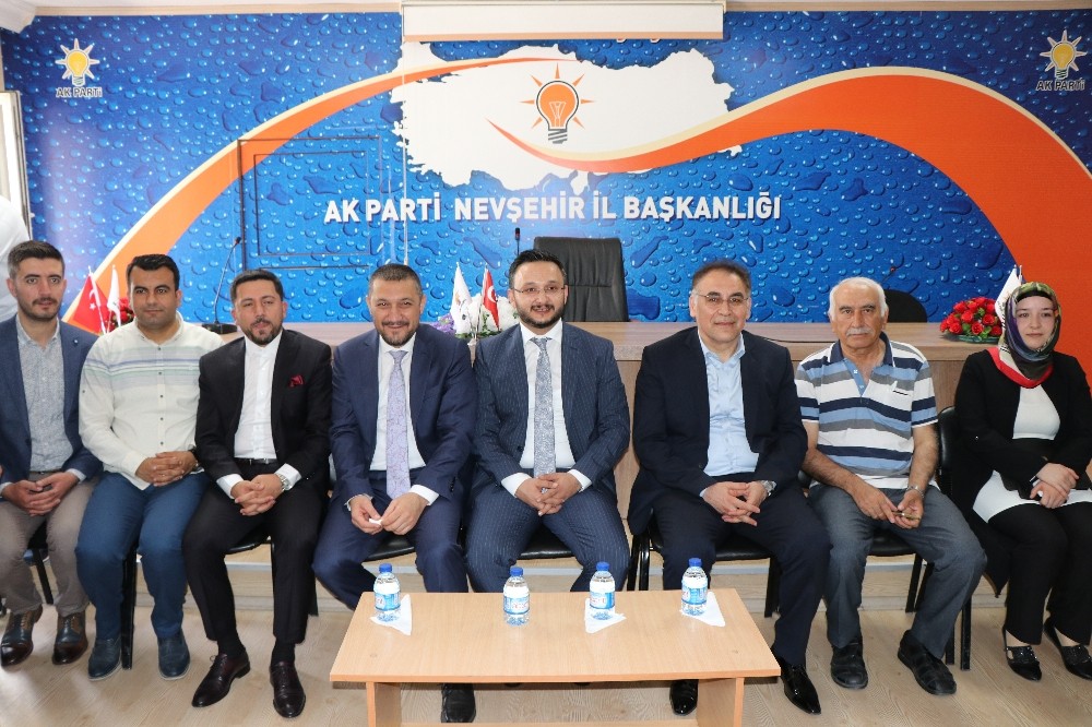 AK Parti İl Başkanlığında bayramlaşma programı düzenlendi 