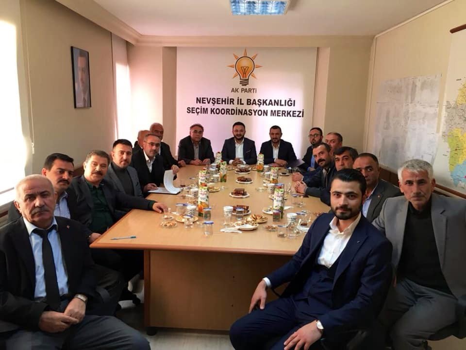 AK Parti İl Genel Meclis üyeleri ilk grup toplantısını yaptı 