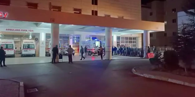 AK Parti İlçe Başkanı ayağından vuruldu