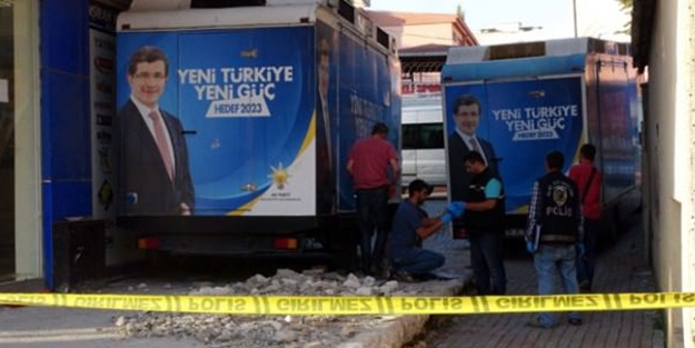 AK Parti ilçe binasına bomba bırakıldı