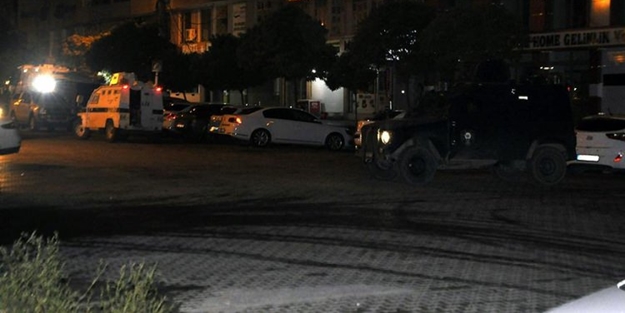 AK Parti binasına saldırıda flaş gelişme