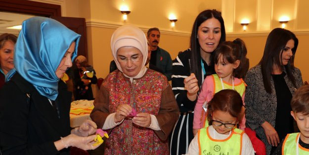 AK Parti kampında 'Sıfır Atık Sanat Atölyesi' açıldı