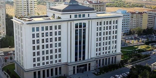 'AK Parti kendi ayağına kurşun sıkıyor!'