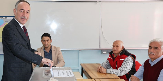 AK Parti Kırıkkale Belediye Başkan Adayı Saygılı oyunu kullandı