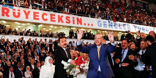 AK Parti kongresi için 16 yerli 38 yabancı siyasi partiye davet