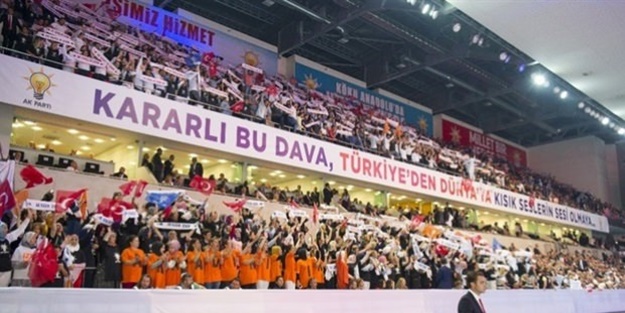 AK Parti kongresinde dikkat çeken anlar! O isimler alkışlandı