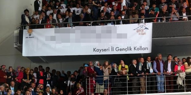 AK Parti Kongresinde dikkat çeken pankart!