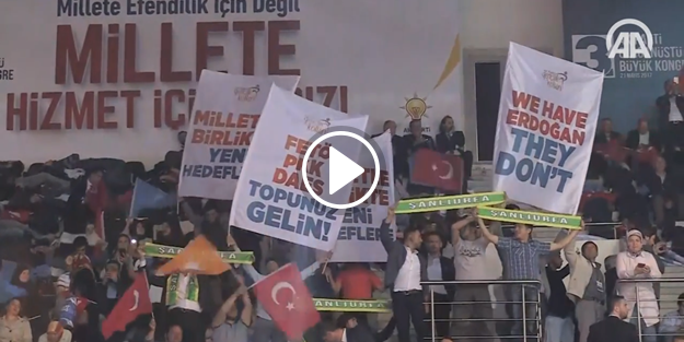 AK Parti kongresinde dikkat çeken pankart