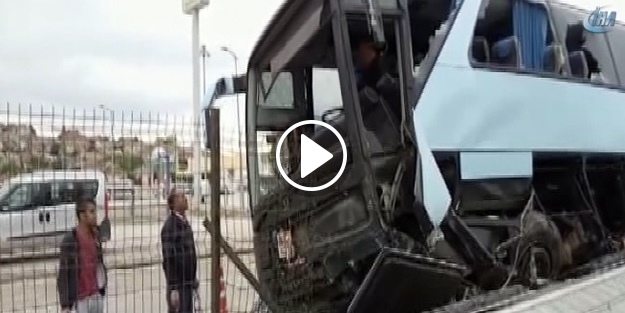 AK Parti kongresine partilileri taşıyan otobüs kaza yaptı!
