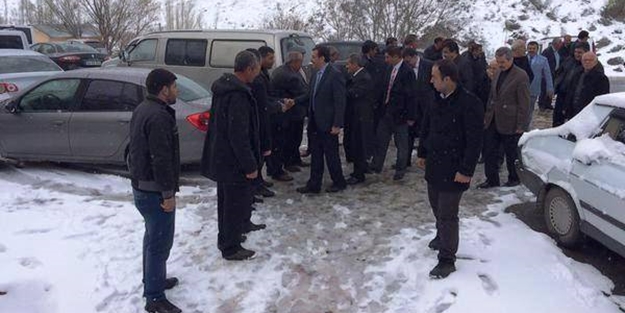 AK Parti konvoyuna kar engeli