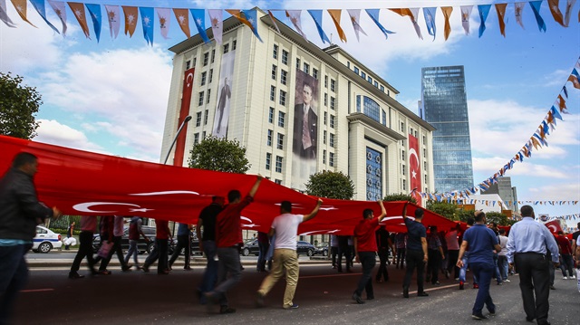 AK Parti kutlamalarından dikkati çeken ayrıntılar