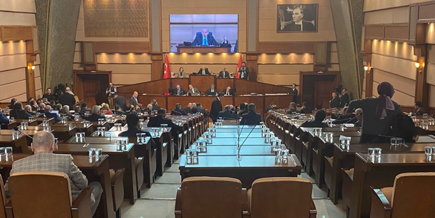 AK Parti Meclis Üyesi'nden Meral Akşener açıklaması: Edilen küfürlere o kadar üzüldüm ki...