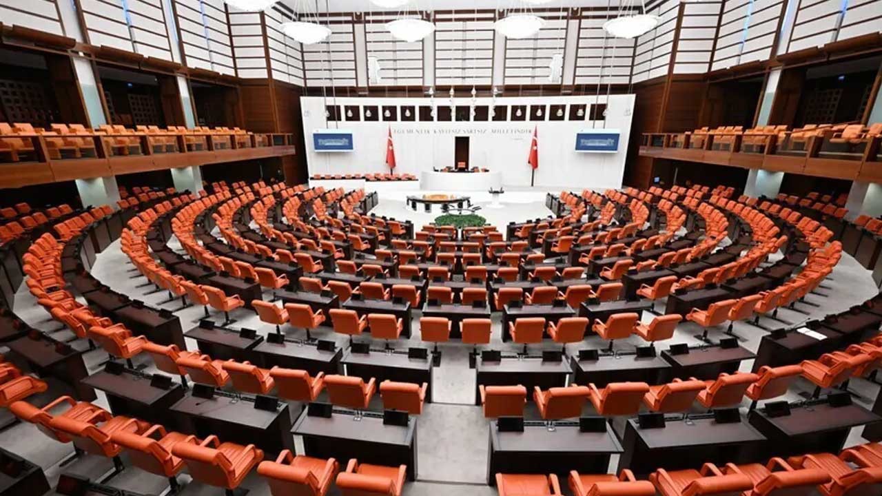 AK Parti Meclis’e sundu! Uzman Erbaş kanununda değişiklik teklifi