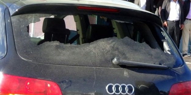 AK Parti milletvekili adayına taşlı sopalı saldırı