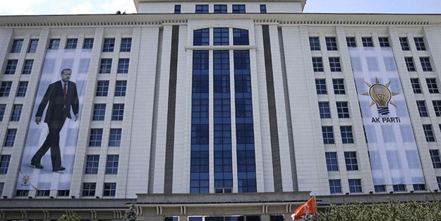 AK Parti MKYK sona erdi