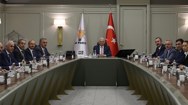 AK Parti MYK toplantısı sona erdi