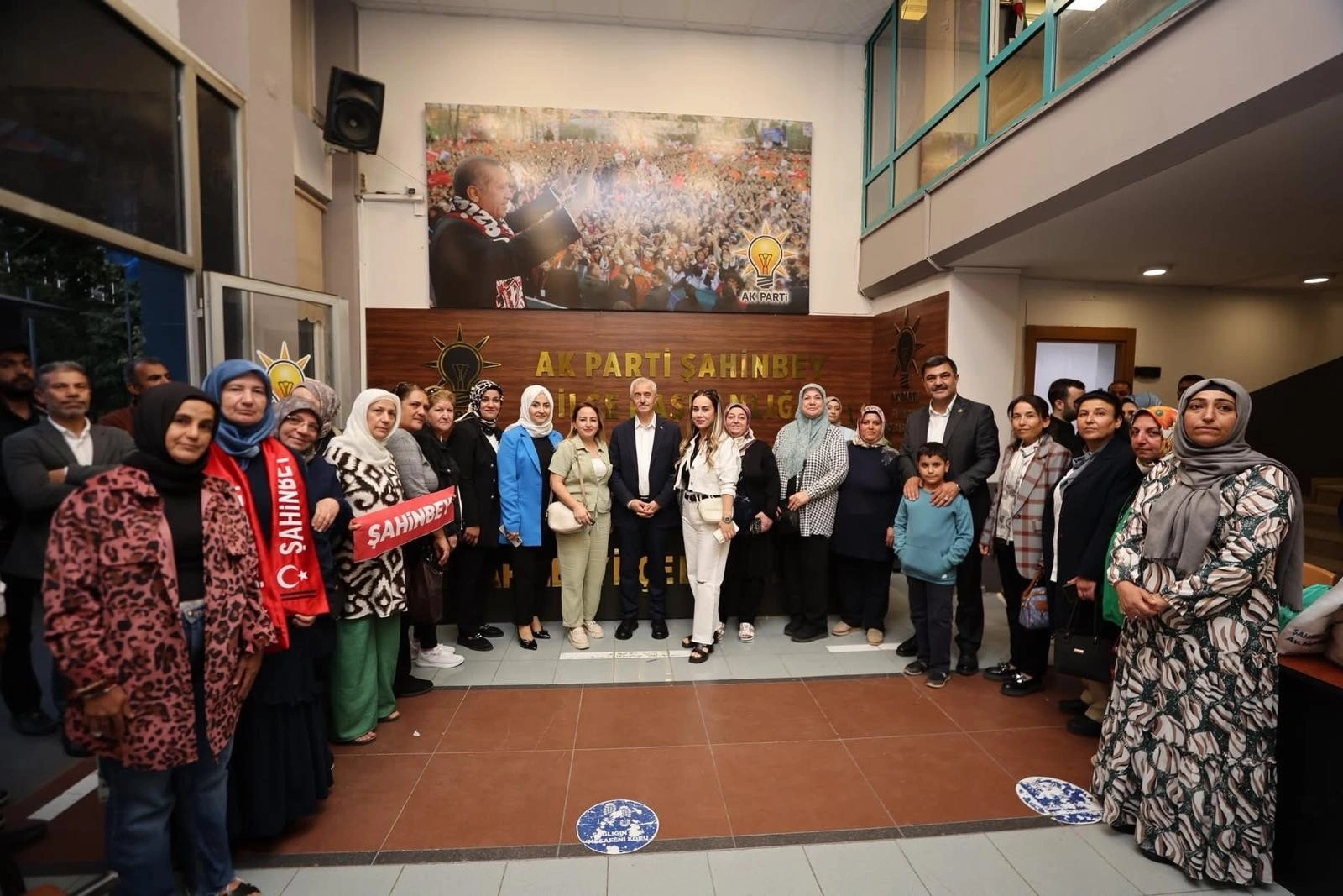 AK Parti Şahinbey İlçe Teşkilatından Örnek Kan Bağışı Kampanyası