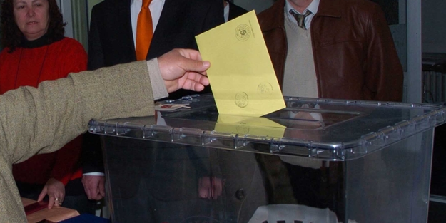 AK Parti seçim barajı için kararını verdi