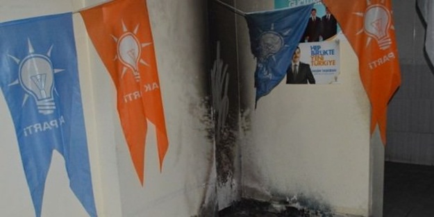 AK Parti'ye çirkin saldırı