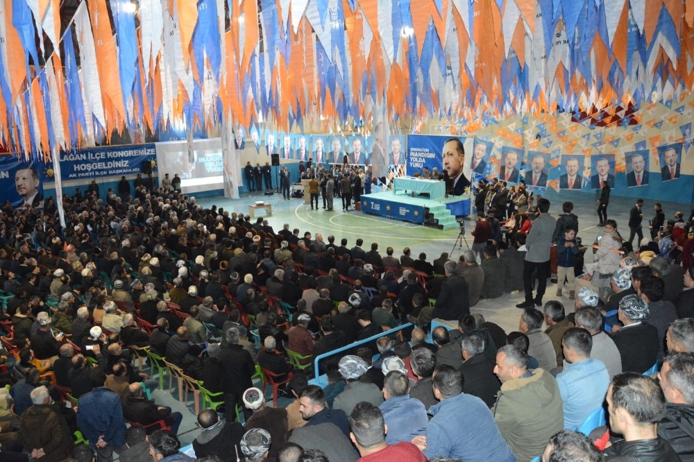 AK Parti Şemdinli İlçe Başkanlığına Fahri Şakar seçildi 